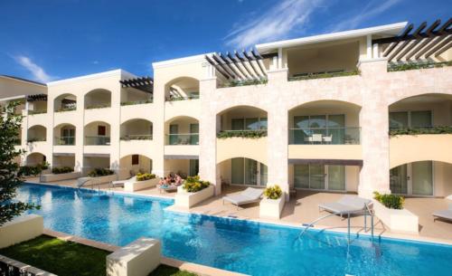 thg SWIM UP SUITE